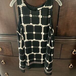 Max Studio Black and Cream Patterned Sleeveless Top